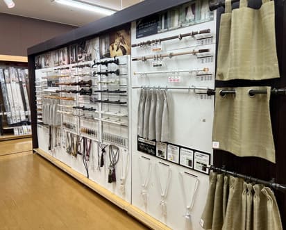 DCMのカーテン売り場の写真